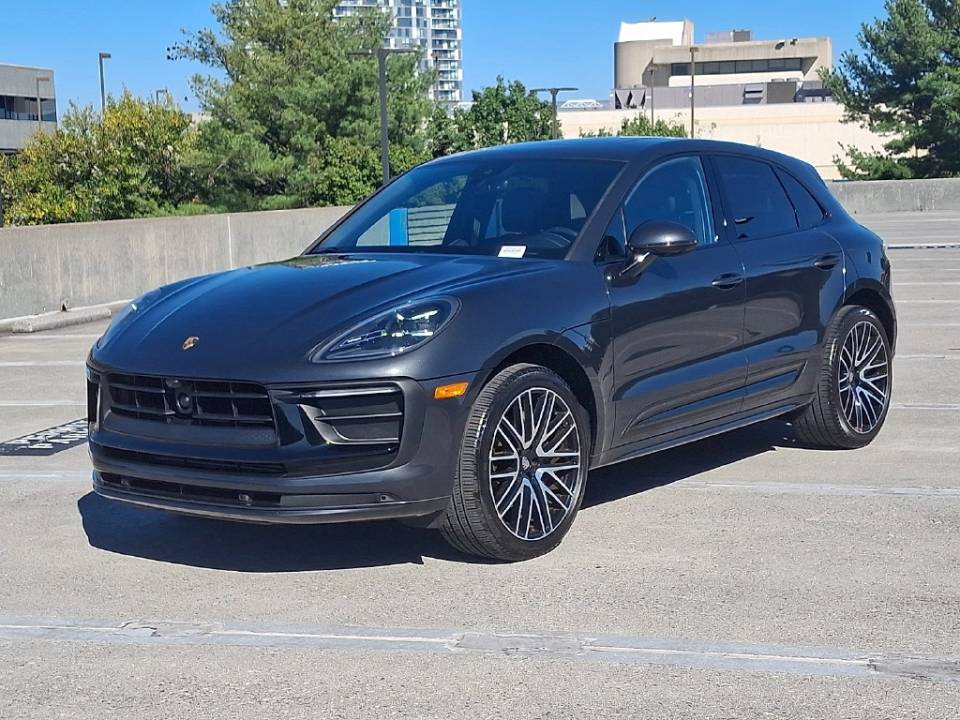 2023 Porsche Macan Base