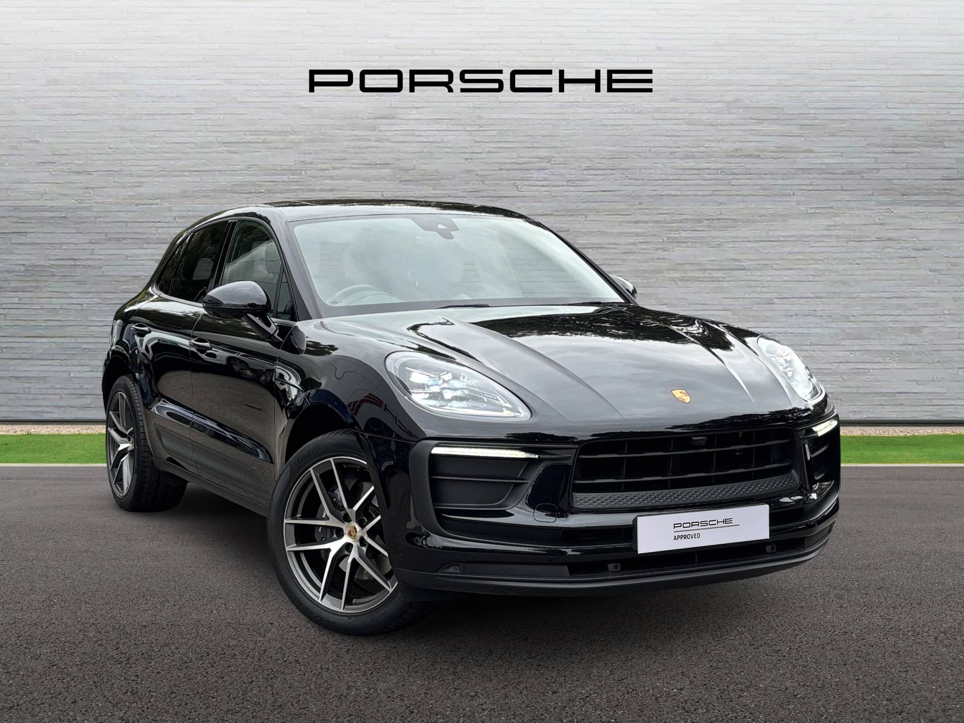 Macan, photo 1 of 28