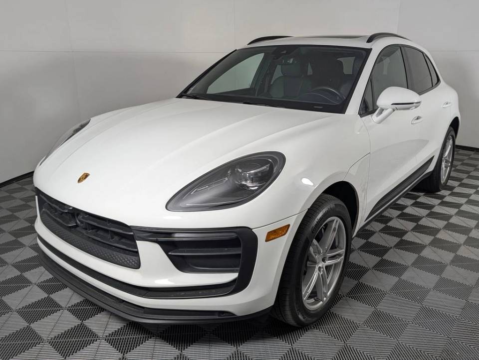 2023 Porsche Macan T