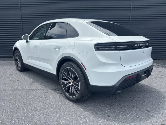 2025 Porsche Macan Base - Photo 22