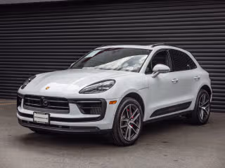 2023 Porsche Macan S's photo