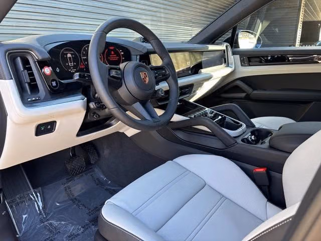 2026 Porsche Cayenne Coup E-Hybrid - Photo 26