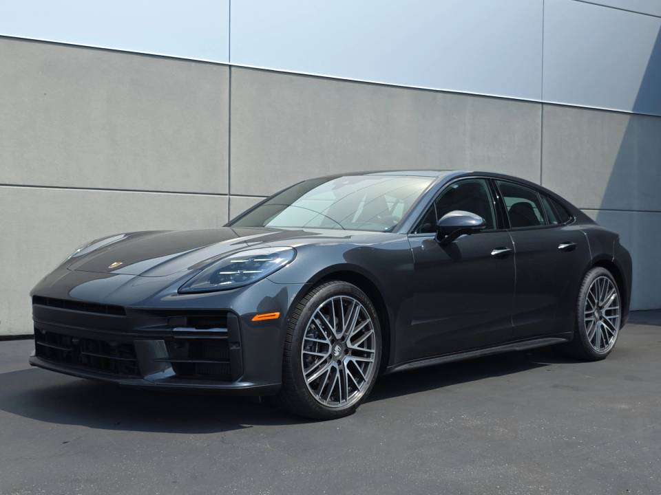 2024 Porsche Panamera 4