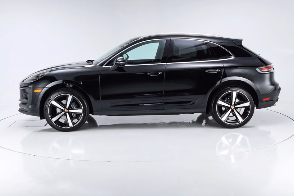 2026 Porsche Macan Base - Photo 11