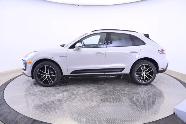 2026 Porsche Macan Base - Photo 10