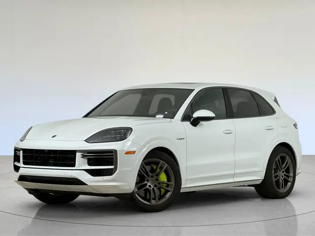 2026 Porsche Cayenne Turbo E-Hybrid - Photo 6