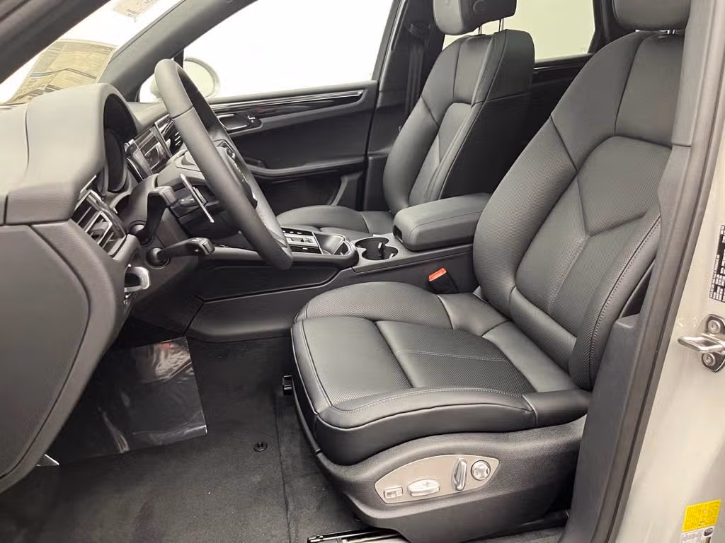2026 Porsche Macan Base - Photo 36