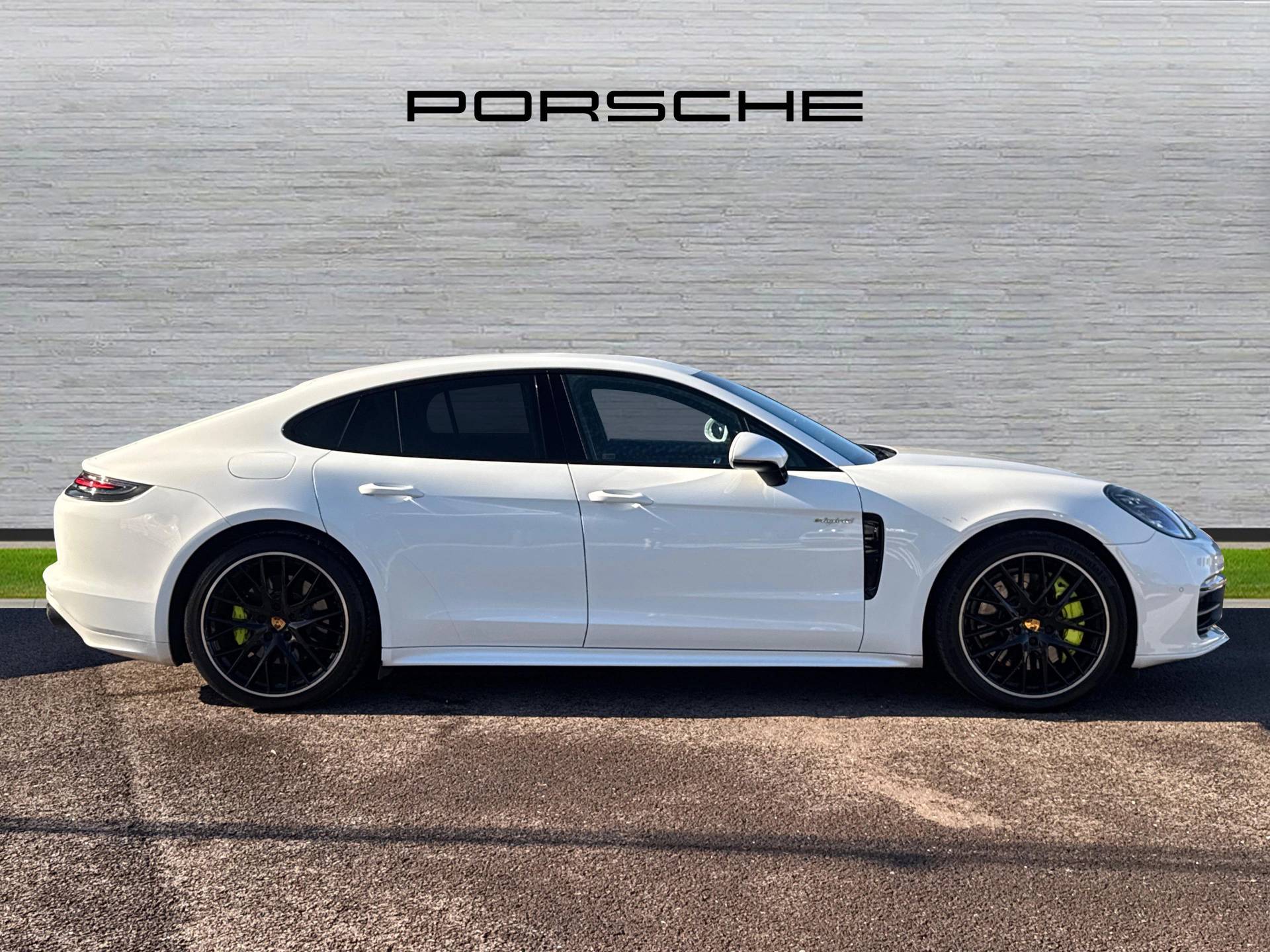 Panamera 4 E-Hybrid, photo 2 of 30