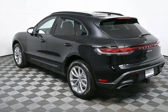 2026 Porsche Macan T - Photo 22