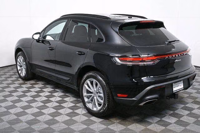 2026 Porsche Macan T - Photo 19