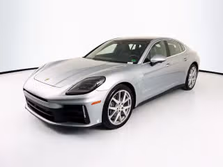 2025 Porsche Panamera 4's photo