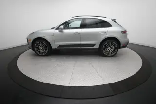 2026 Porsche Macan T - Photo 13