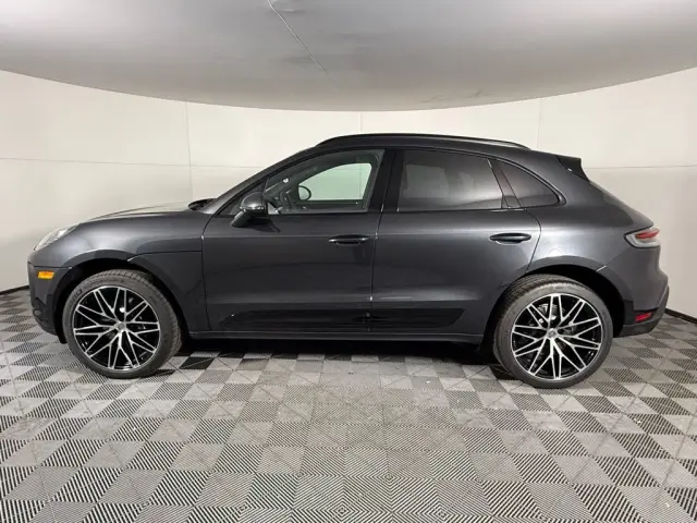 2026 Porsche Macan - Photo 14