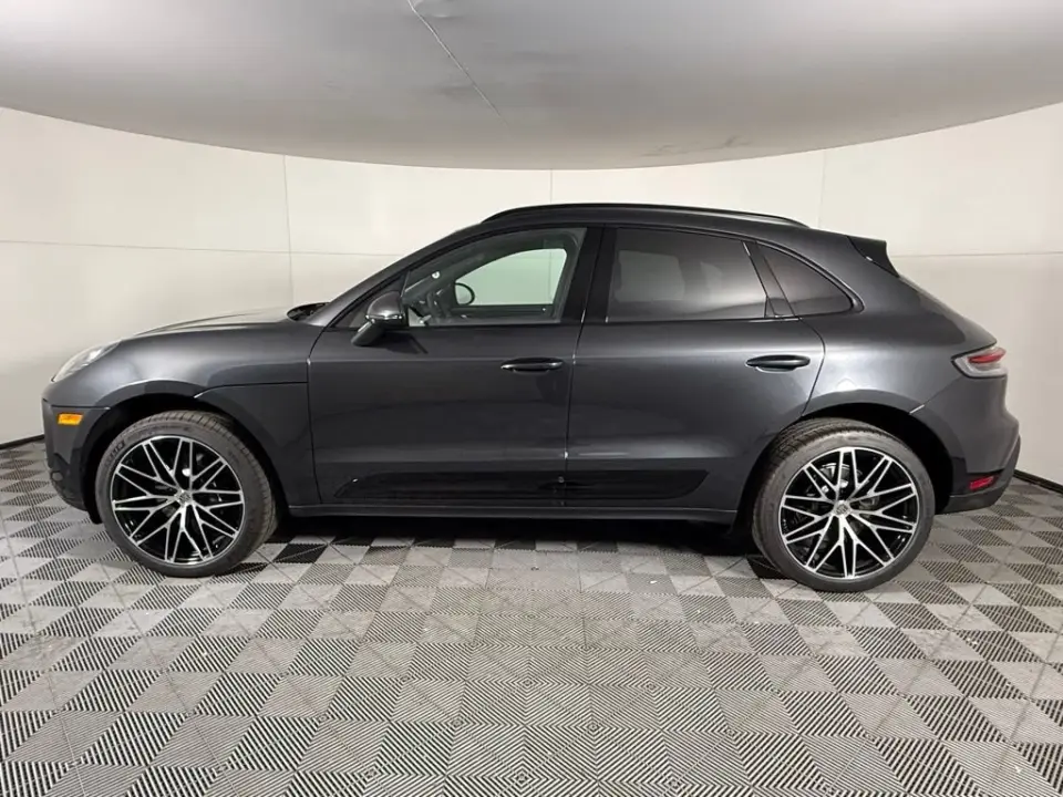 2026 Porsche Macan - Photo 15