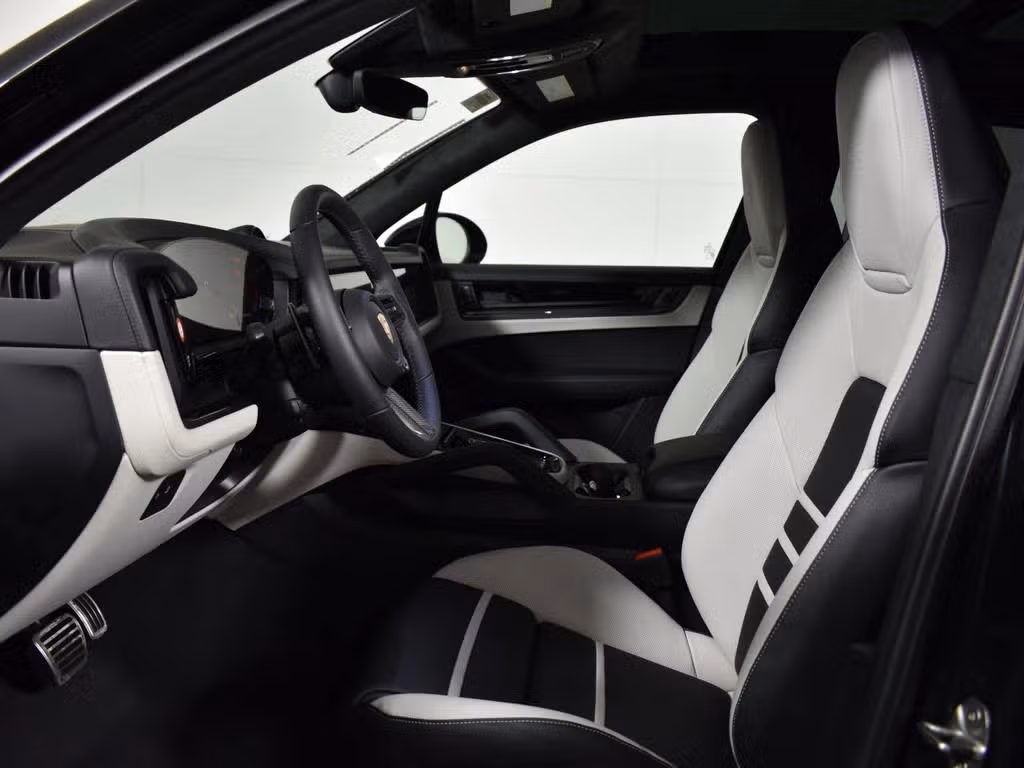 2026 Porsche Cayenne GTS - Photo 36