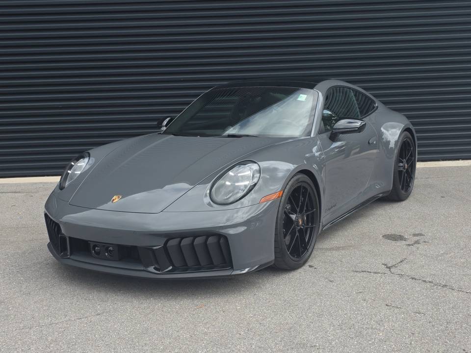 2025 Porsche 911 GTS