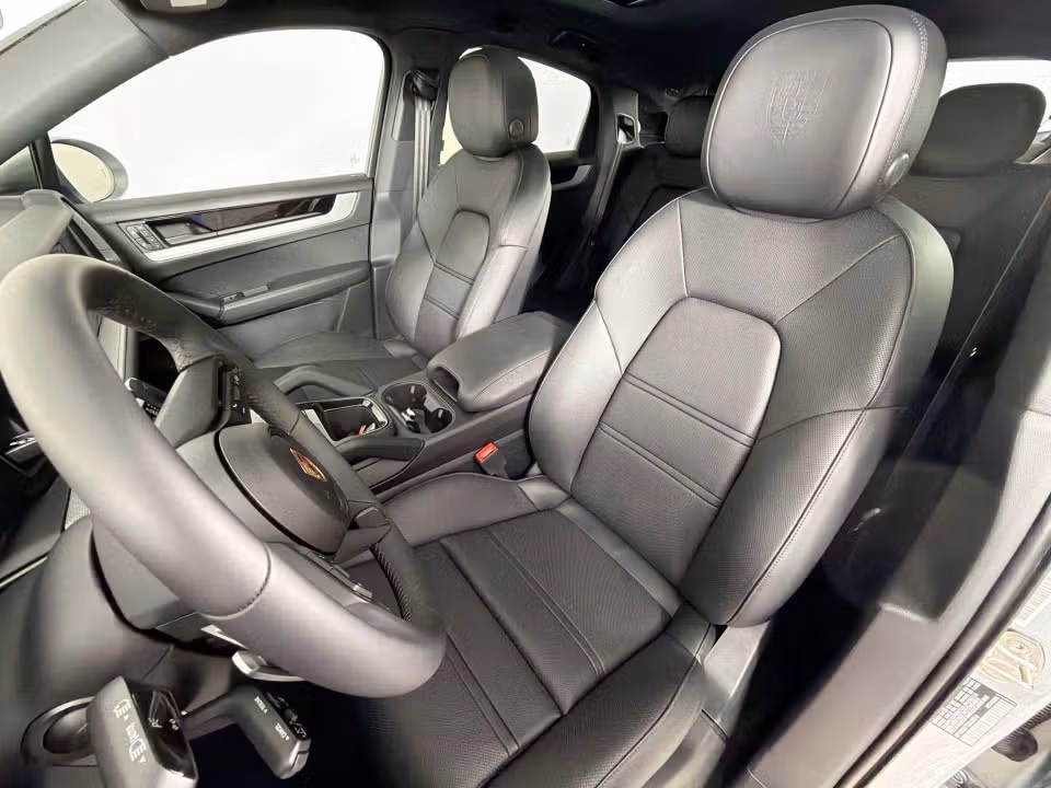 2025 Porsche Cayenne Coupe Base - Photo 35