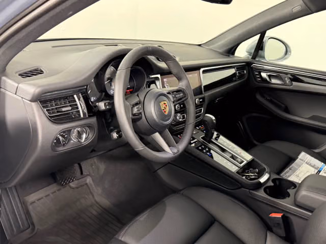 2026 Porsche Macan S - Photo 26