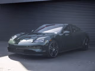 2026 Porsche Taycan 4's photo