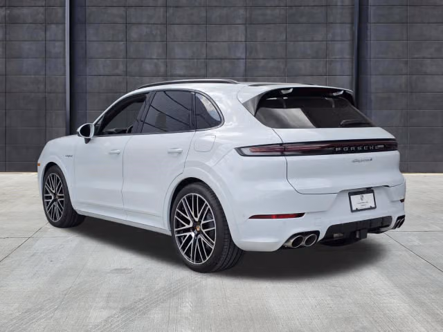 2026 Porsche Cayenne S E-Hybrid - Photo 18