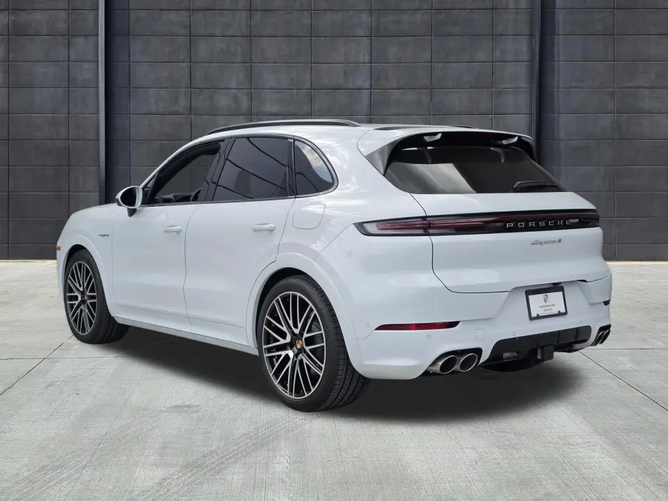 2026 Porsche Cayenne S E-Hybrid - Photo 23