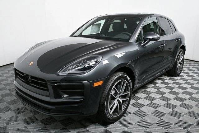 2025 Porsche Macan Base