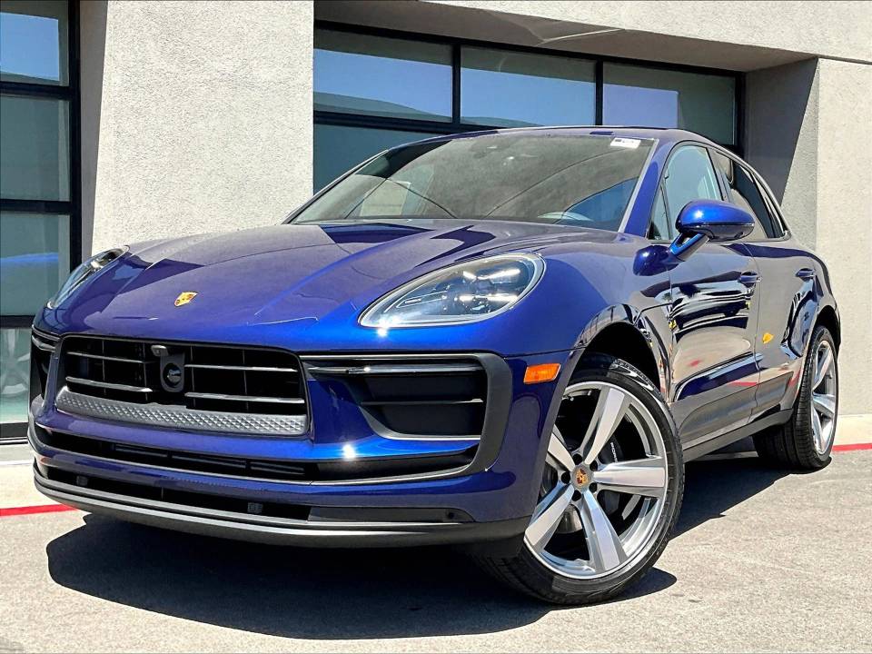 2025 Porsche Macan Base