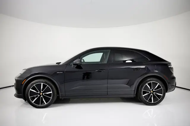 2026 Porsche Macan Base - Photo 14