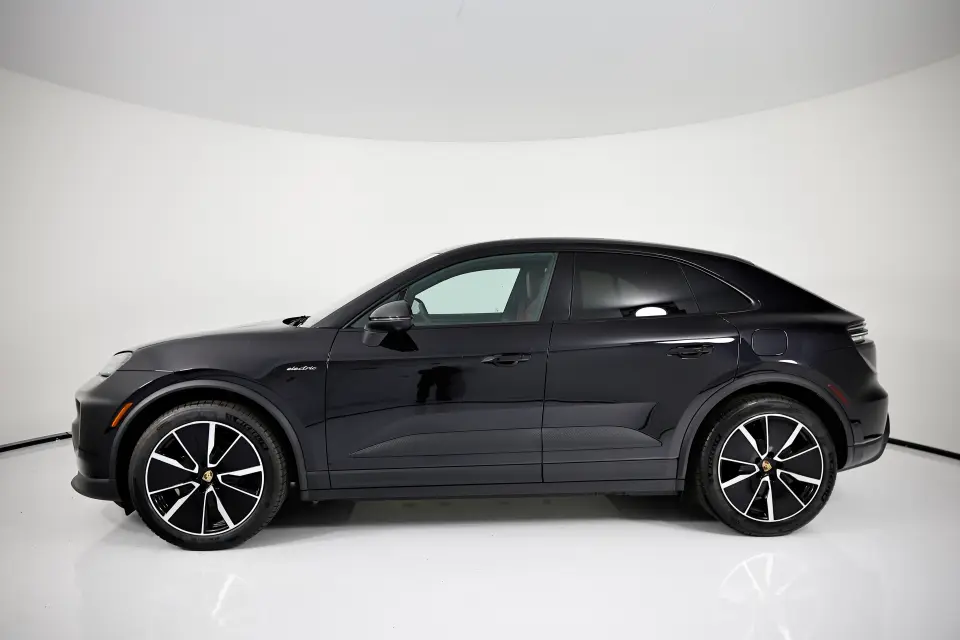 2026 Porsche Macan Base - Photo 15