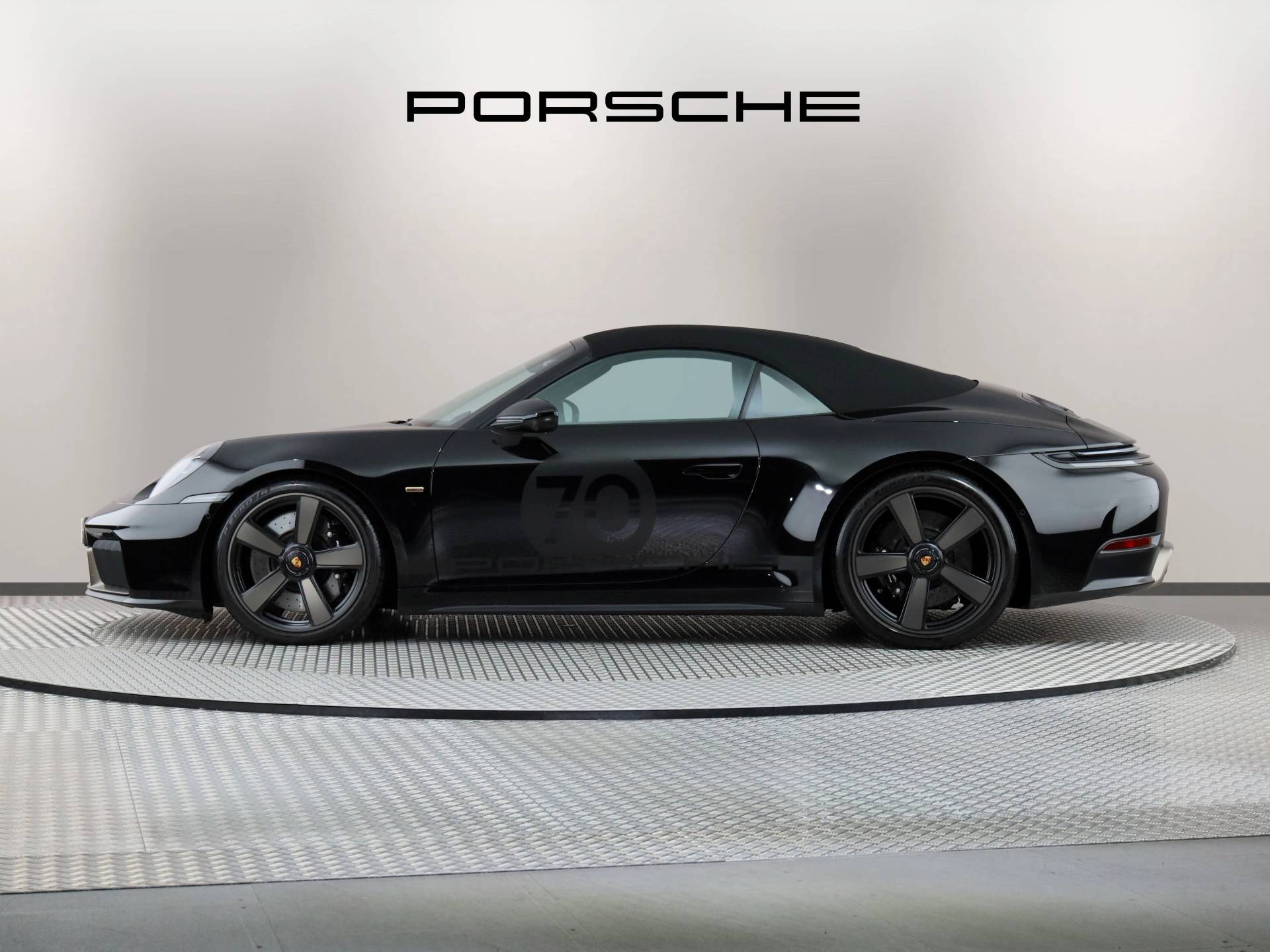 911 Spirit 70, photo 2 of 46