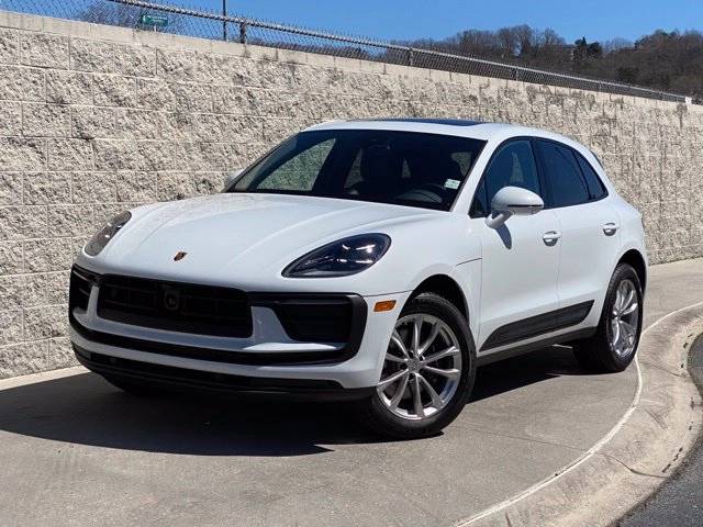 2025 Porsche Macan Base