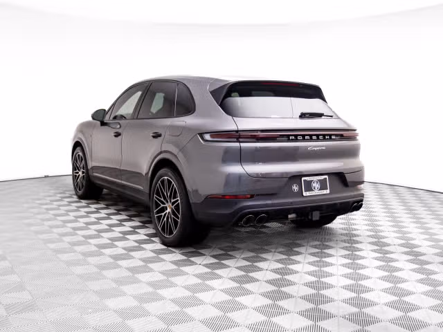 2026 Porsche Cayenne E-Hybrid - Photo 18