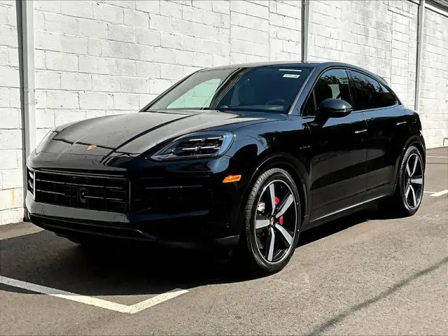 2026 Porsche Cayenne Coup S E-Hybrid - Photo 6