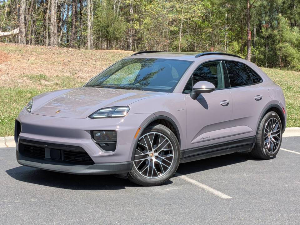 2025 Porsche Macan Base