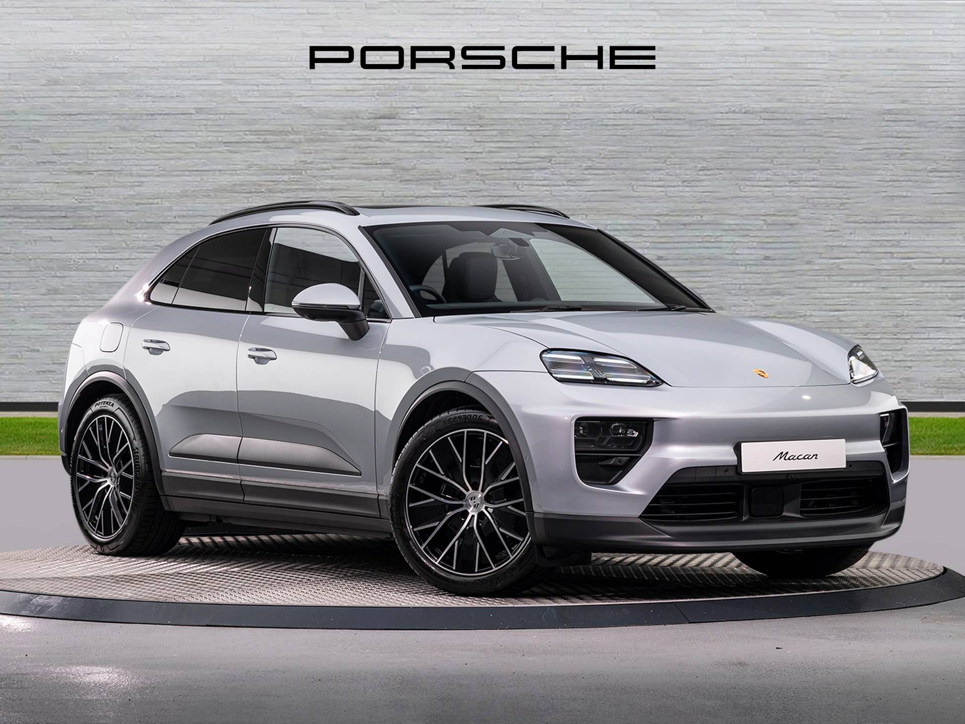 Macan, photo 1 of 53
