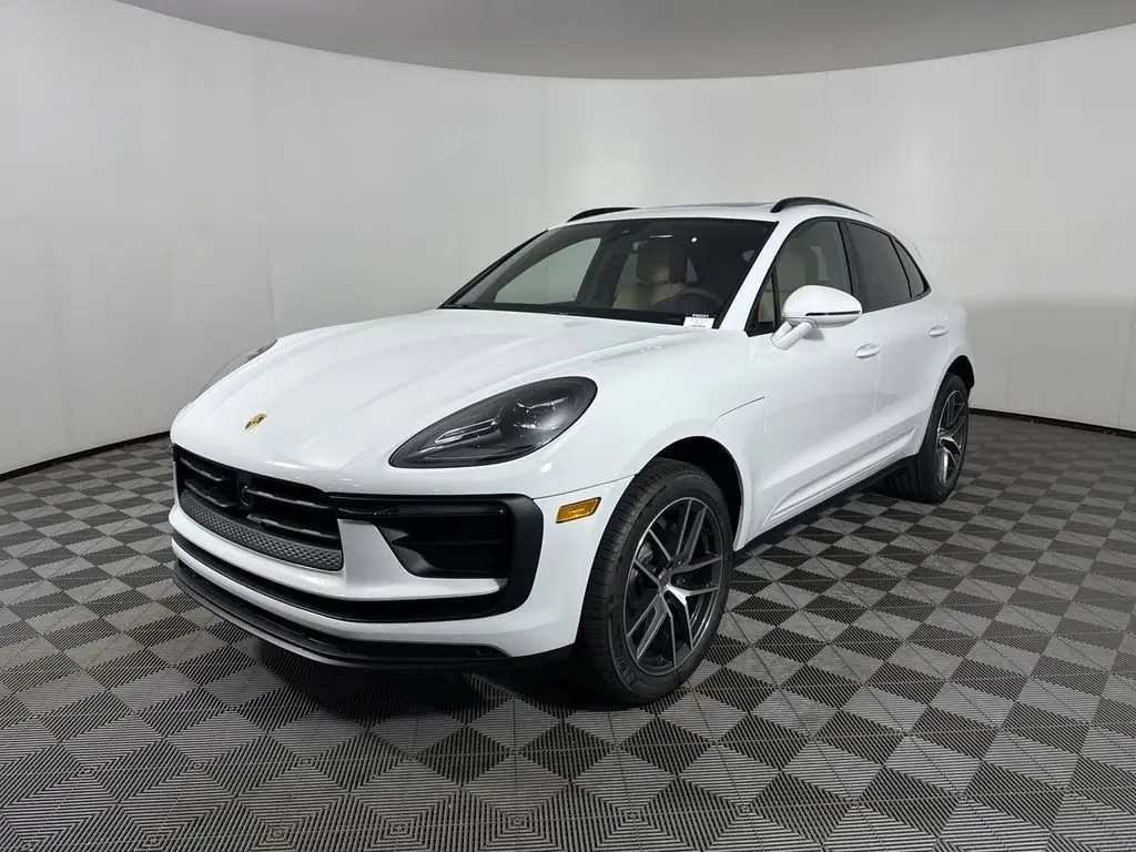 2025 Porsche Macan - Photo 8