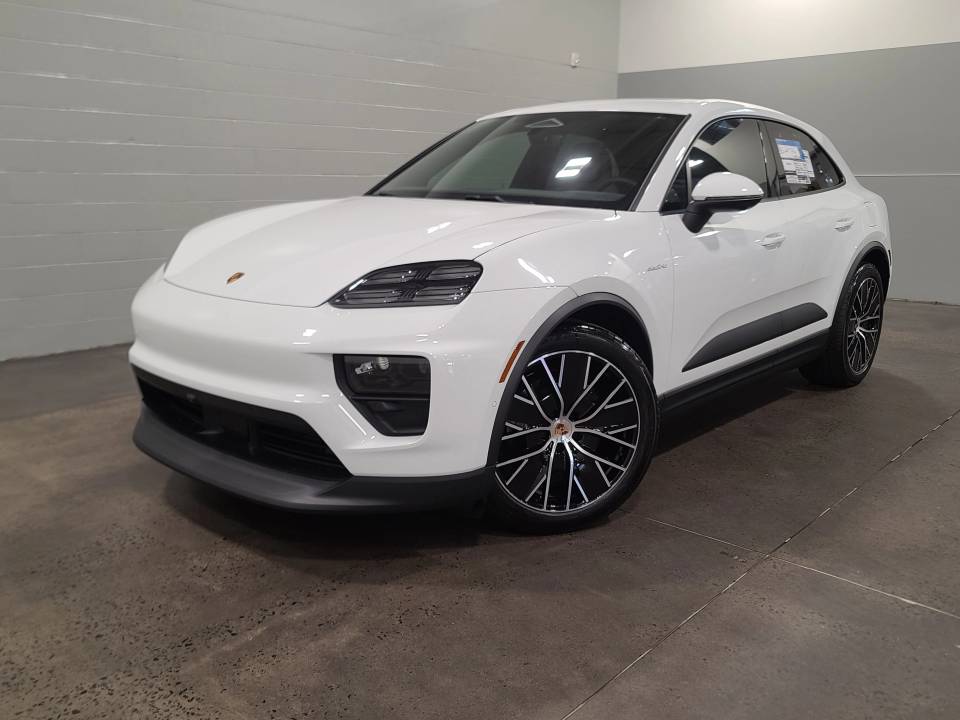 2026 Porsche Macan Base
