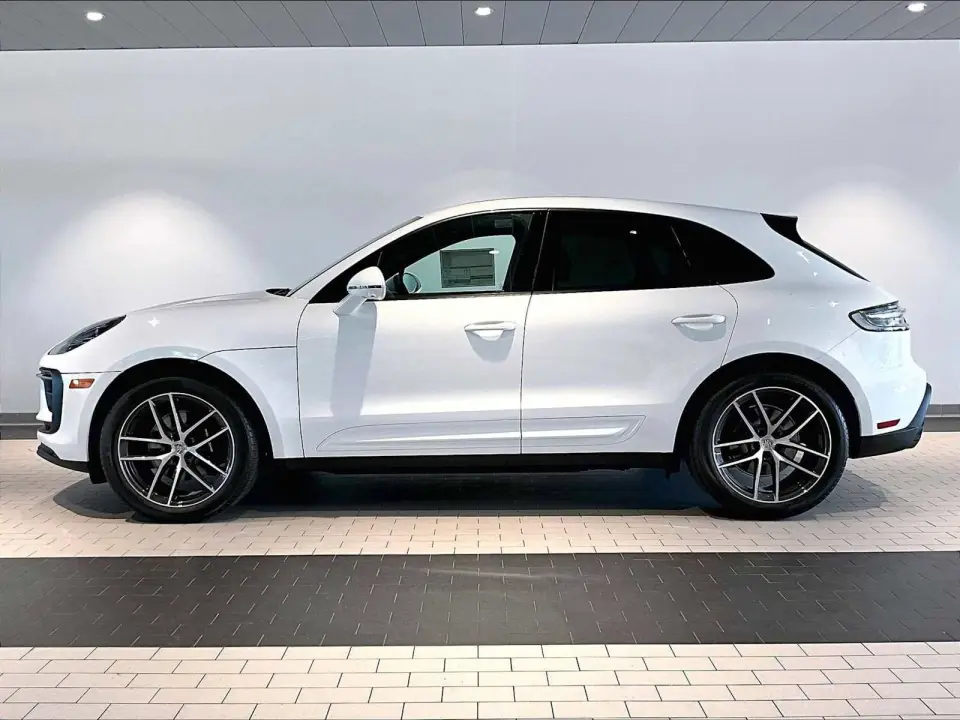 2026 Porsche Macan - Photo 15
