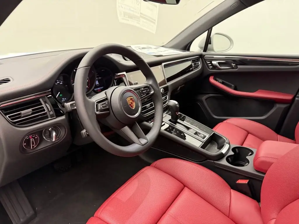 2026 Porsche Macan Base - Photo 32