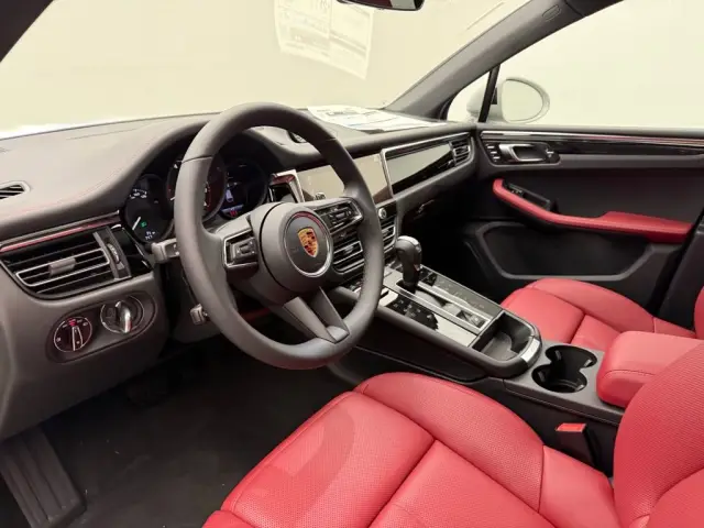 2026 Porsche Macan Base - Photo 30