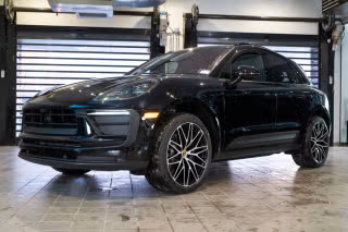 2026 Porsche Macan -'s photo