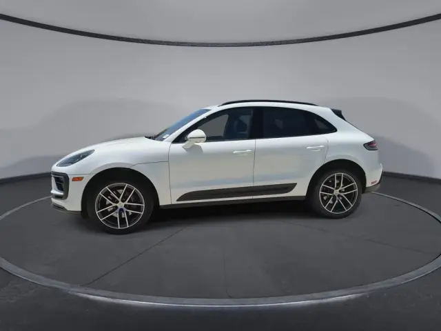 2023 Porsche Macan T - Photo 38
