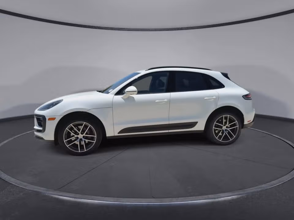 2023 Porsche Macan T - Photo 35
