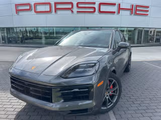 2026 Porsche Cayenne S E-Hybrid's photo