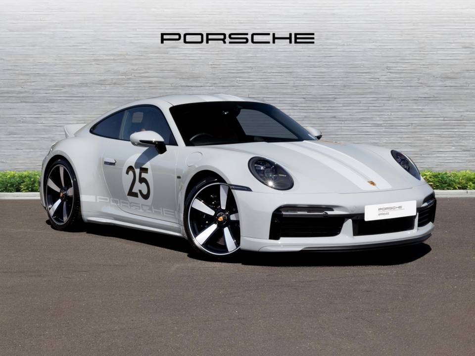 2022 PORSCHE 911