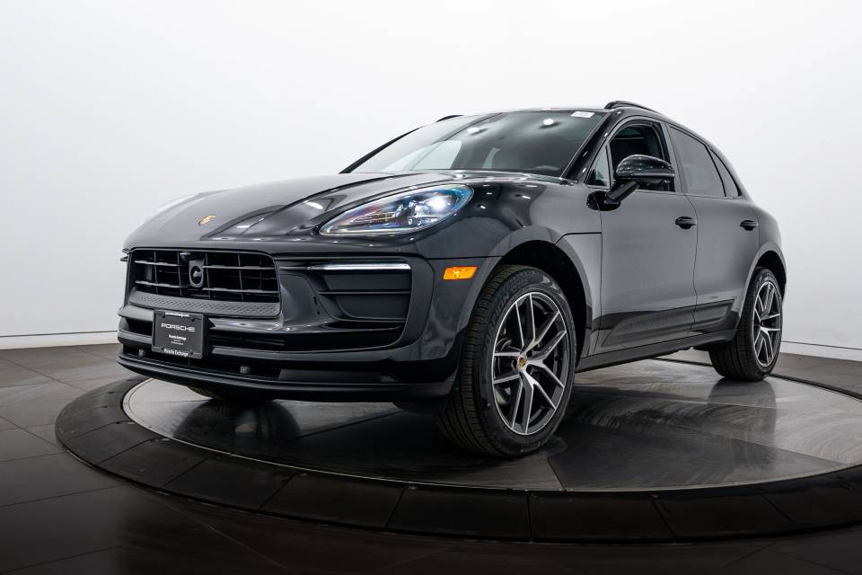 2026 Porsche Macan Base