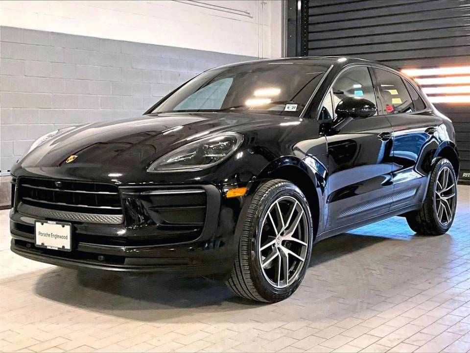 2022 Porsche Macan Base