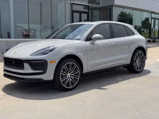 2025 Porsche Macan's photo
