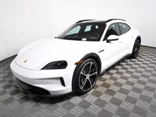 2025 Porsche Taycan 4 Cross Turismo's photo