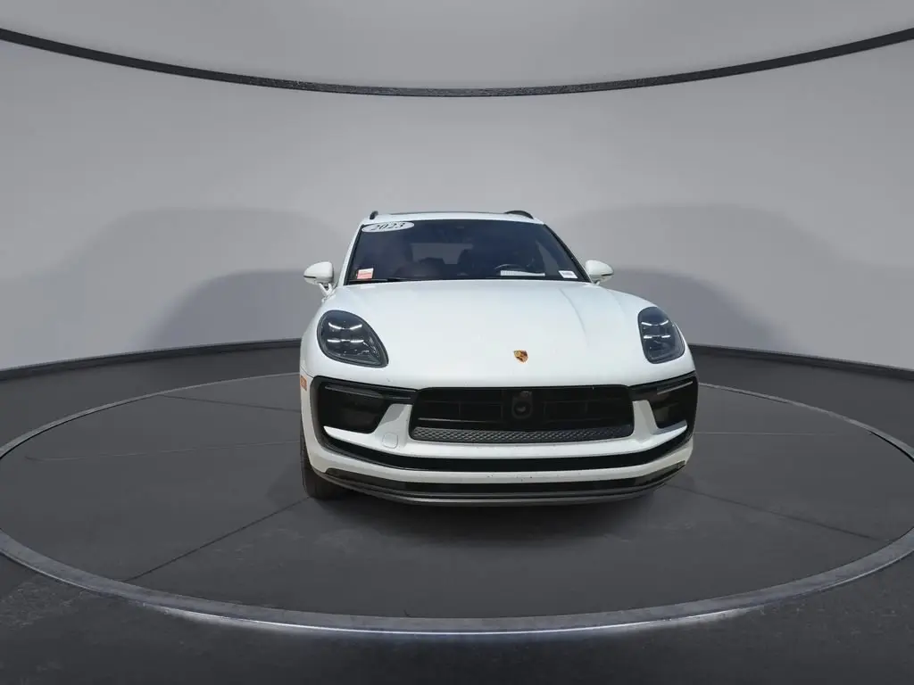 2023 Porsche Macan T - Photo 24